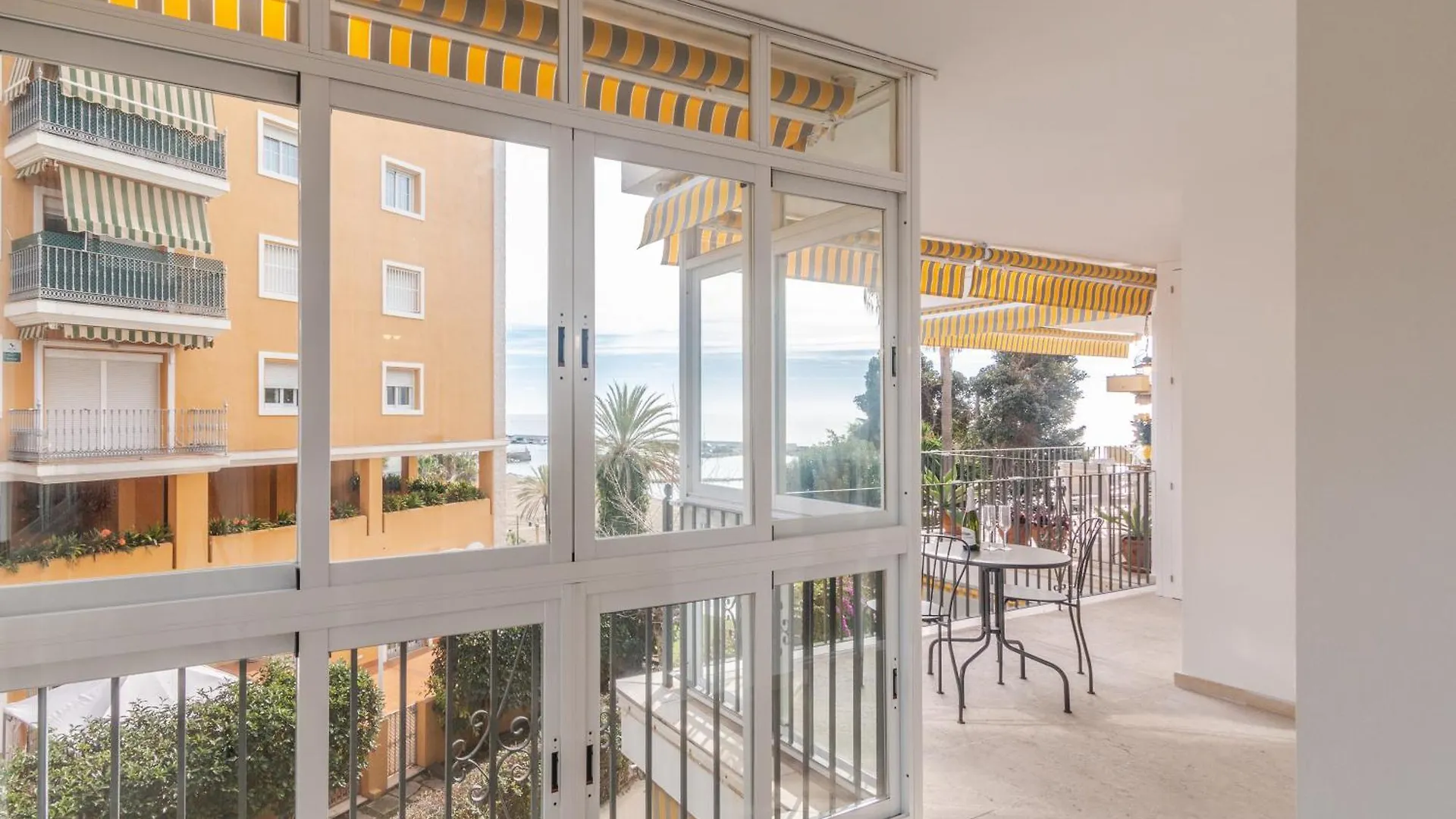 Large Apartment Marbella Del Mar